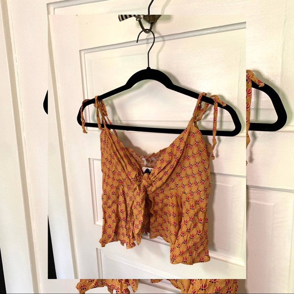 Olivaceous Tie Front Sleeveless Cami Floral Boho Blouse Size Medium